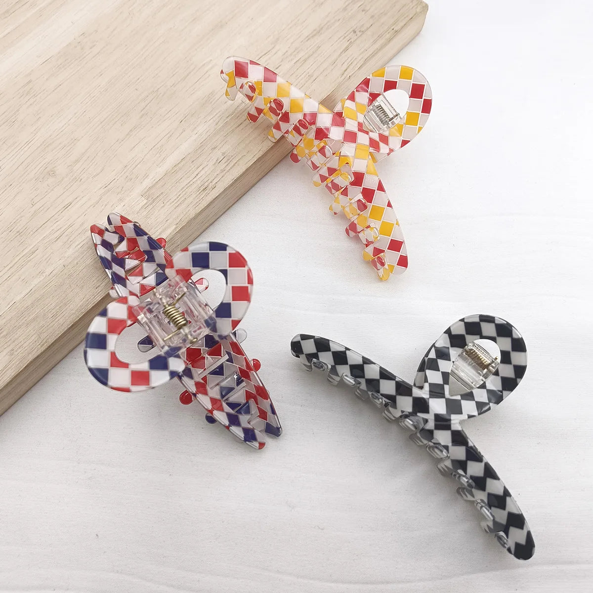 Vintage Checkered Acrylic Hair Claw Clip – Geometric Shark Clip Hair Claw Clip SWANS