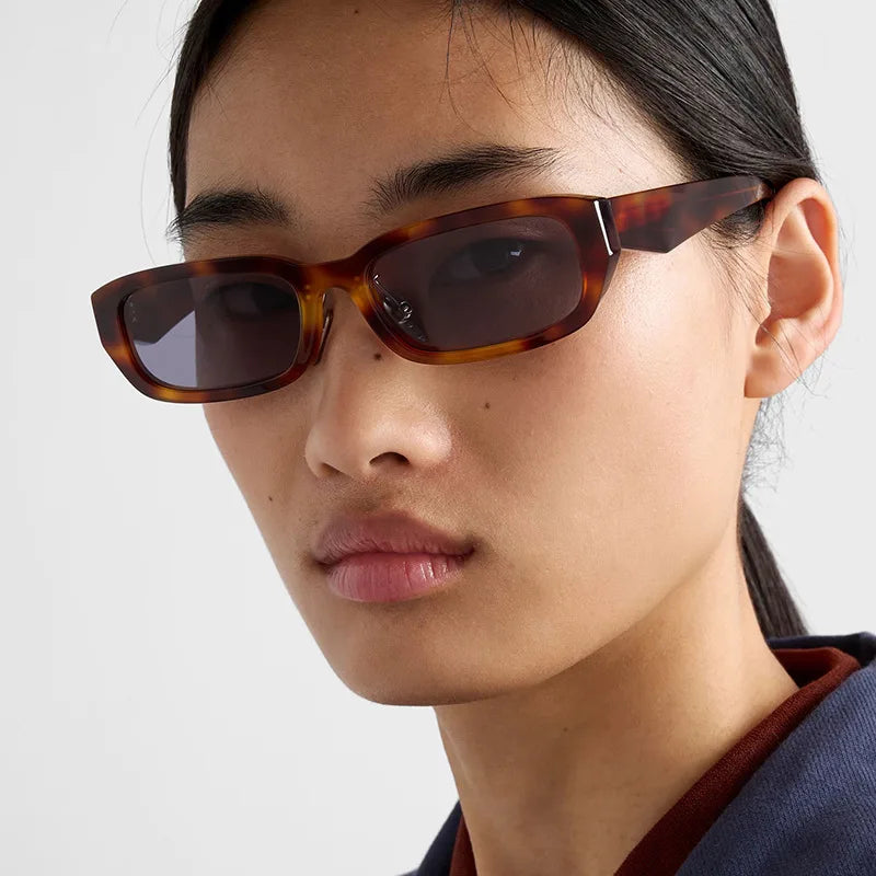 TOYEARN Square UV400 Sunglasses – Unisex Vintage Punk Style Square Sunglasses SWANS