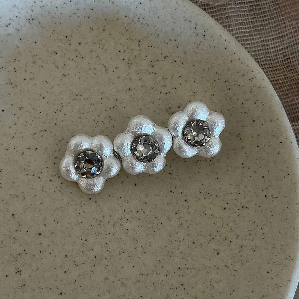 Vintage White Flower Hair Clip – Crystal Rhinestone Duckbill Hair Clip SWANS flower