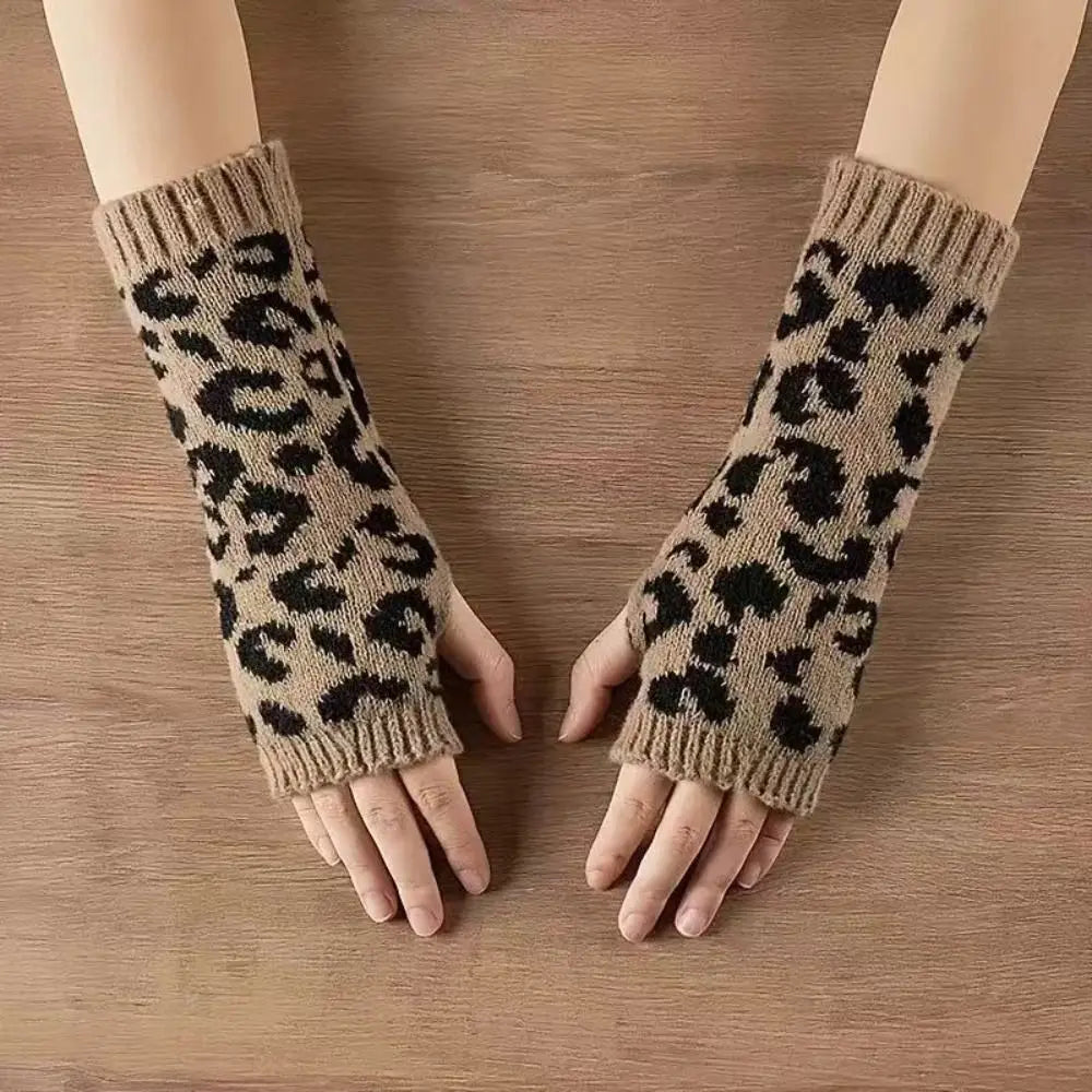 Leopard Print Knitted Fingerless Gloves – Touchscreen Friendly Fingerless Knit Gloves SWANS