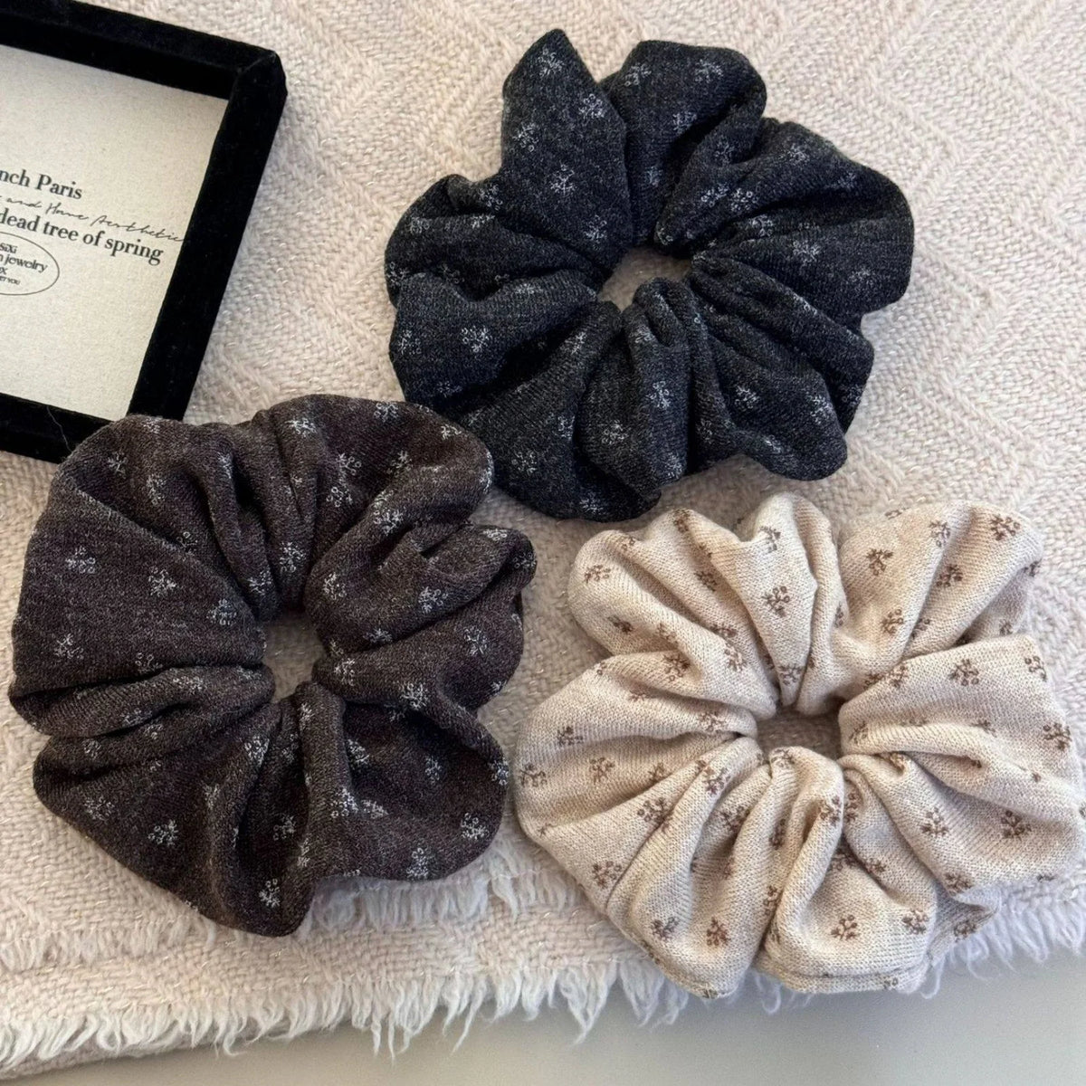 Women's Soft Knit Floral Scrunchie – Winter Hair Tie Knit Hair Scrunchie SWANS