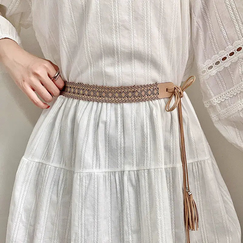 Women's PU Leather Woven Belt – Vintage Hollow Floral Waistband Women's Fashion Belt SWANS