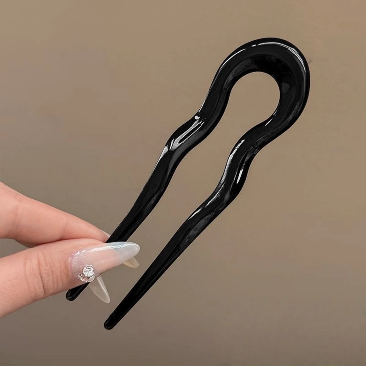 Wave Hair Stick & 4 Mixed U-Clips Set – Women's Updo Accessories Hair Accessories Set SWANS black