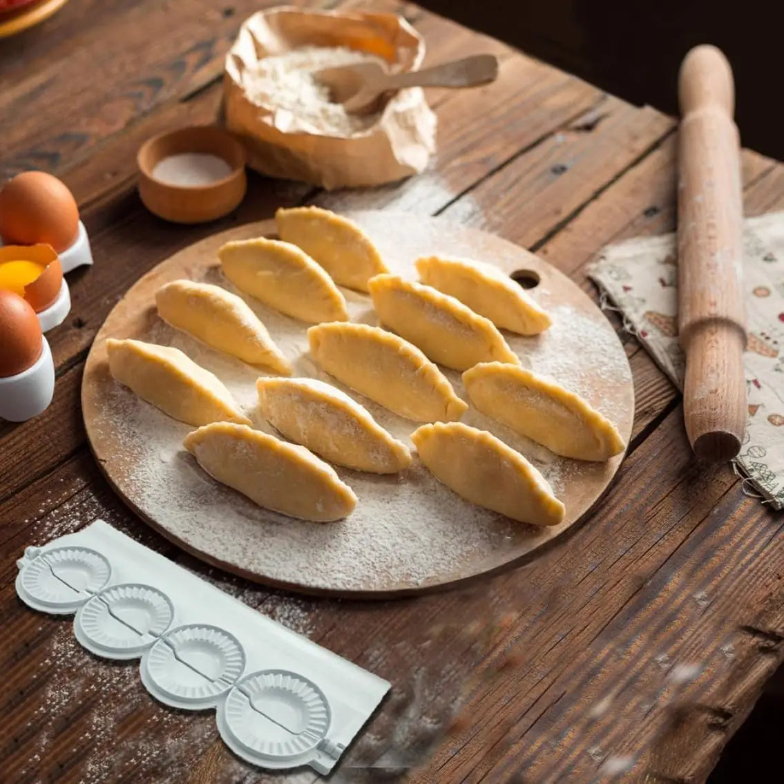 SWANS Dumpling Maker & Empanada Press Mold – DIY Kitchen Tool Dumpling Press Mold SWANS