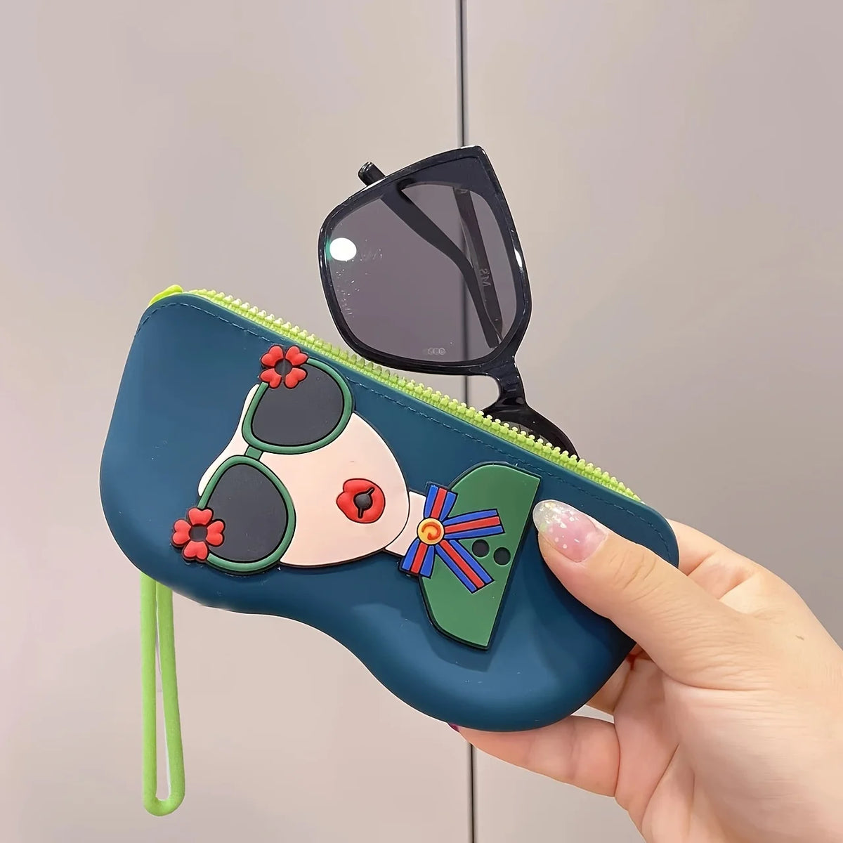 SWANS Silicone Glasses Case – Waterproof Portable Hanging Eyeglasses Case SWANS