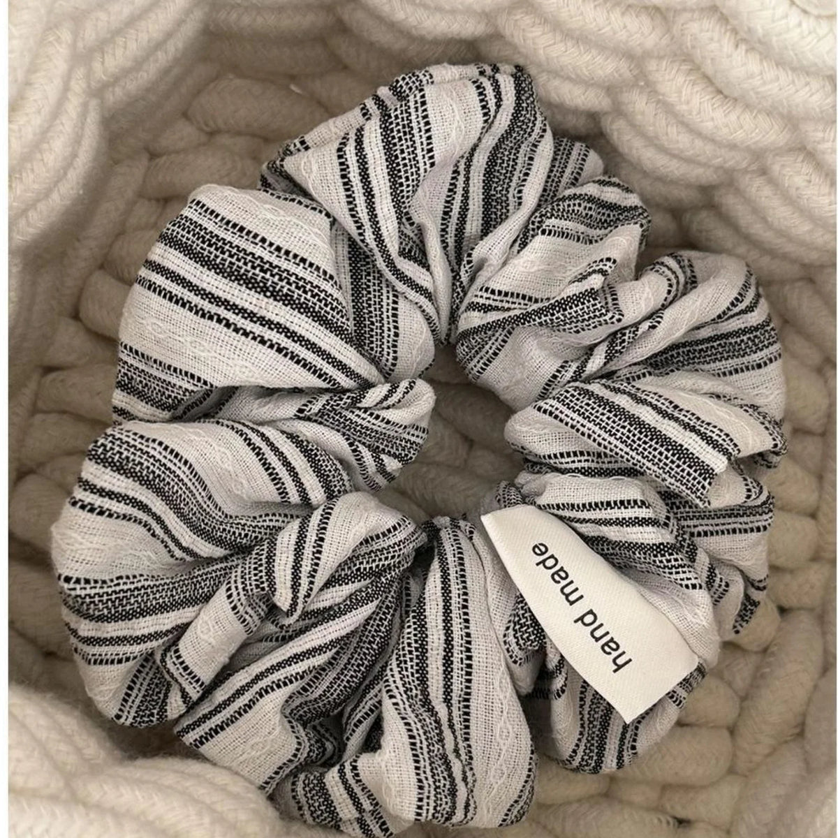 Striped Scrunchie – Japanese-Style Large Wrinkled Hair Tie Hair Scrunchie SWANS grayish white