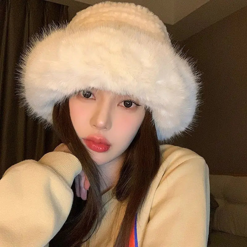 Fluffy Faux Fur Women's Bucket Hat – Plush Winter Fisherman Cap Women's Bucket Hat SWANS