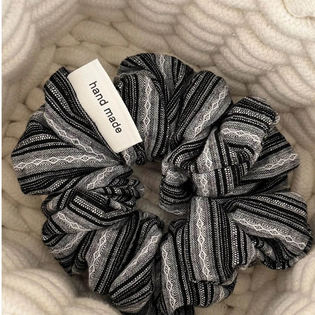 Striped Scrunchie – Japanese-Style Large Wrinkled Hair Tie Hair Scrunchie SWANS black gray