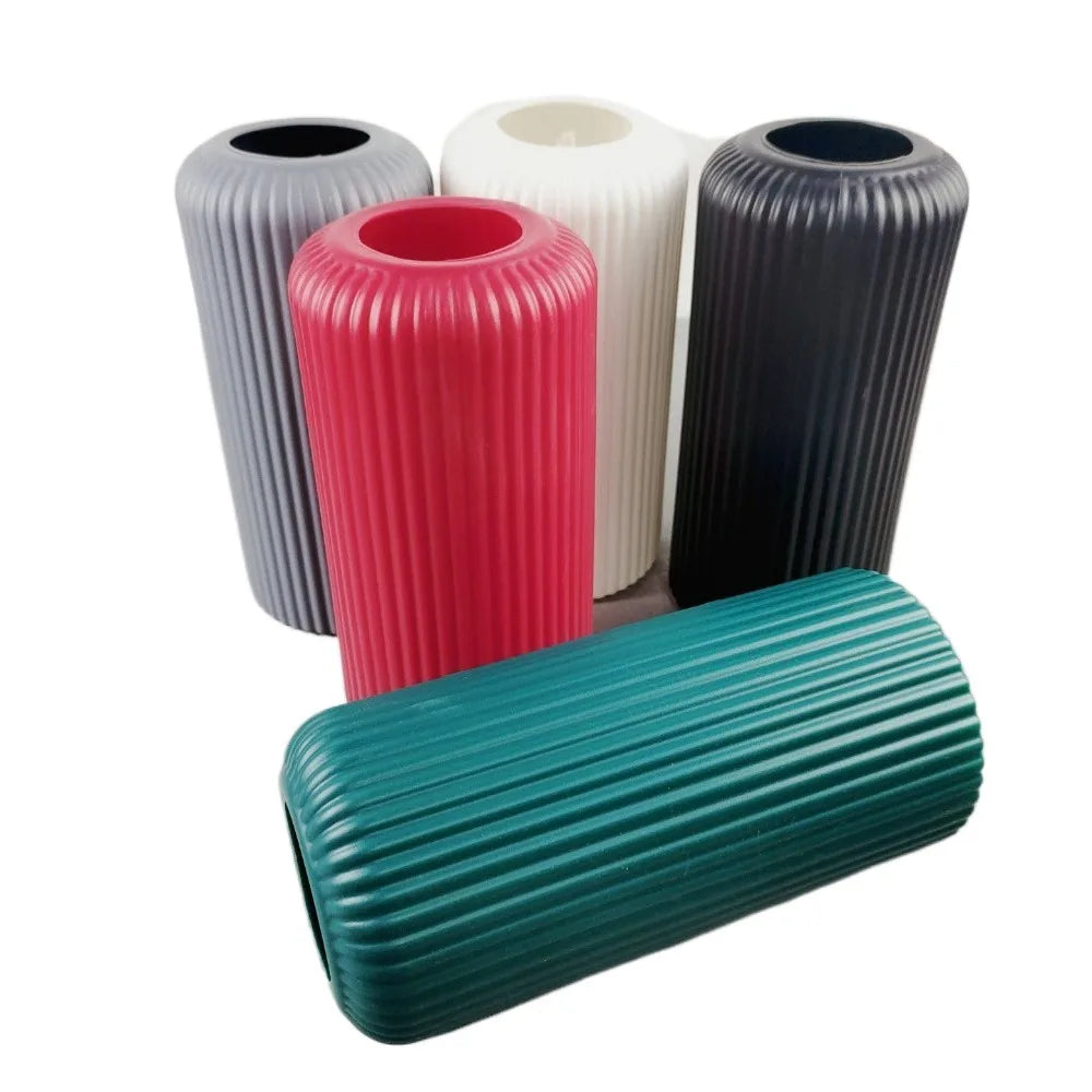 Striped Plastic Vase – Ceramic-Look Decorative Flower Vase Decorative Vase SWANS