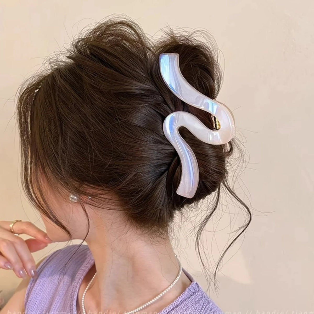 Pearl Wave Large Shark Hair Clip – Elegant Claw Clip Hair Claw Clip SWANS write