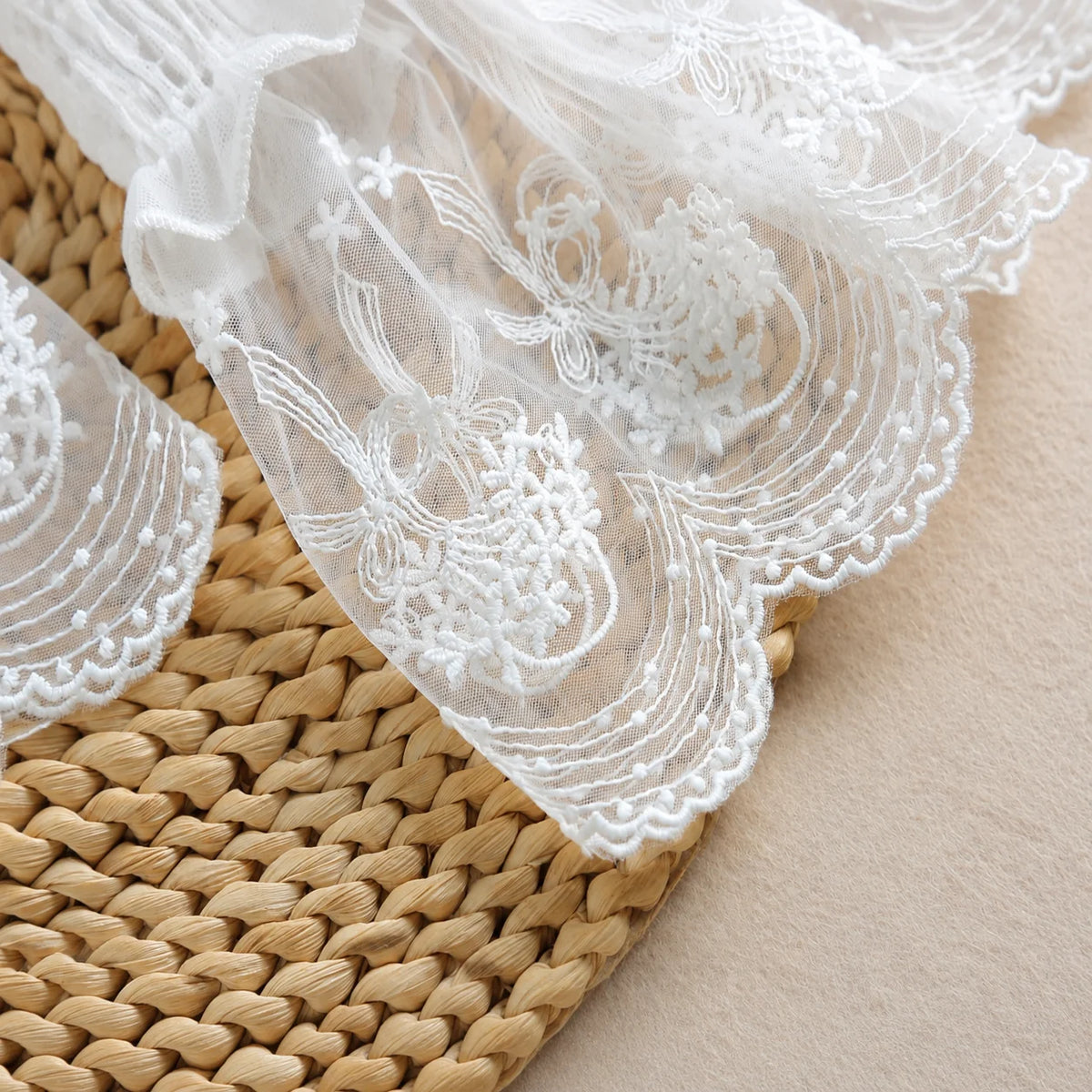 Detachable Lace Fake Cuffs – Floral Embroidered Sleeve Extenders Detachable Lace Cuffs SWANS