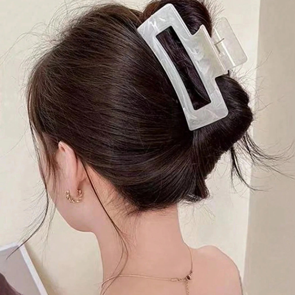 Translucent Hair Claw Clip for Thick Hair – Korean Style Hair Claw Clip SWANS