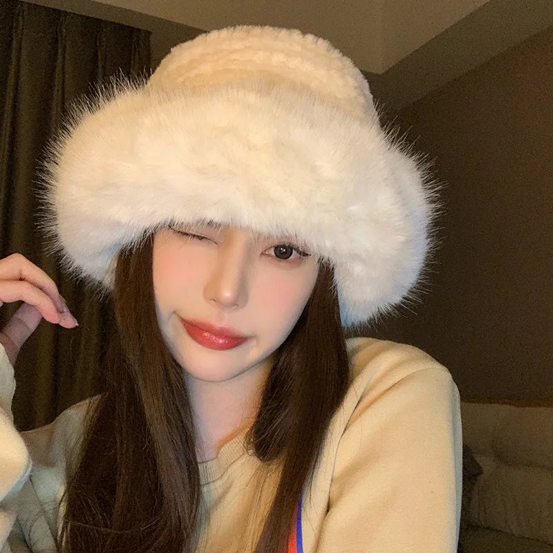 Fluffy Faux Fur Women's Bucket Hat – Plush Winter Fisherman Cap Women's Bucket Hat SWANS