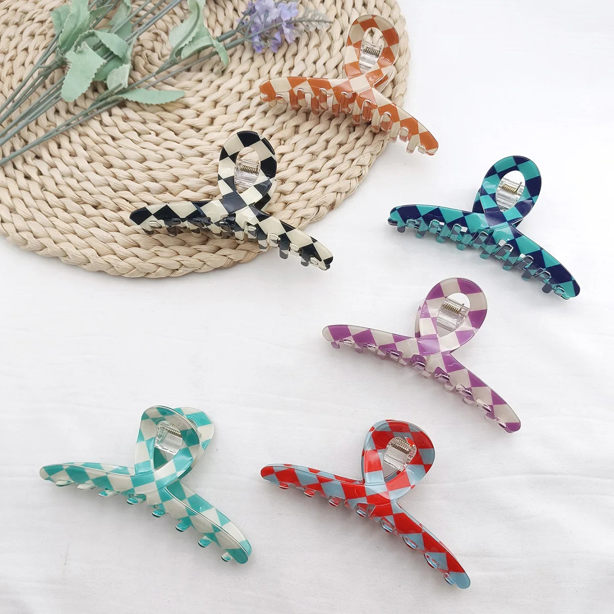 Women's Checkerboard Hair Claw Clip – Geometric Hair Accessory Hair Claw Clip SWANS