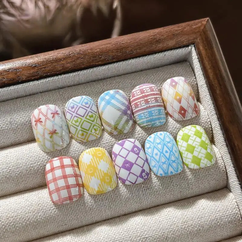 YOVIP Plaid Grid Nail Stamping Plate – DIY Nail Art Tool Nail Stamping Plate SWANS
