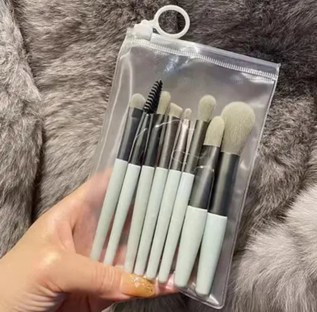 SWANS 8-Piece Soft Makeup Brush Set – Portable Beauty Kit Makeup Brush Set SWANS