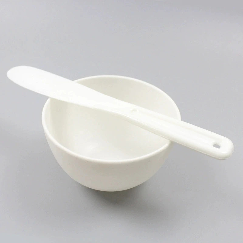 SWANS Silicone Mixing Bowl for Facial Masks & Skincare Skincare Mixing Bowl SWANS Whitebowl spoon1ste