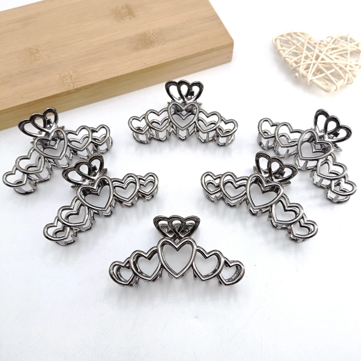Y2K Metal Heart Silver Large Shark Hair Clips – 2/4/6 Pack Hair Shark Clip SWANS