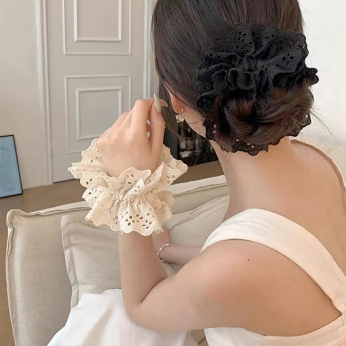 Elegant Lace Scrunchies White & Black – Hair Ties for Women Lace Hair Scrunchie SWANS
