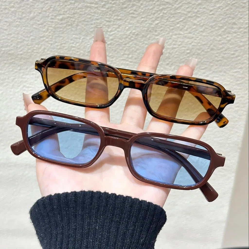 KLASSNUM Small Square Sunglasses Unisex UV400 PC Frame Square Frame Sunglasses SWANS