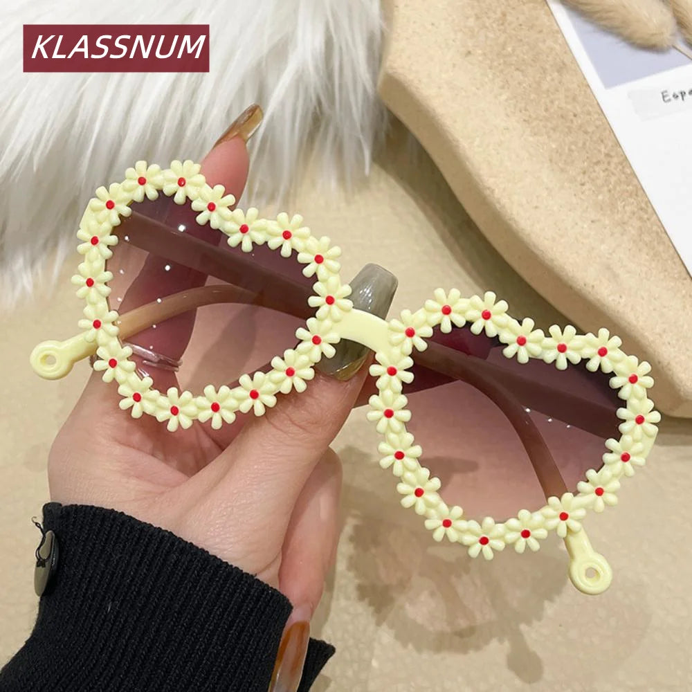 Kids Daisy Heart-Shaped Sunglasses UV400 Girls Party Eyewear Kids Sunglasses SWANS