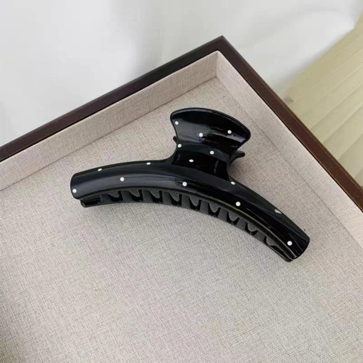 Women's Geometric Transparent Acrylic Hair Claw Clip Hair Claw Clip SWANS black