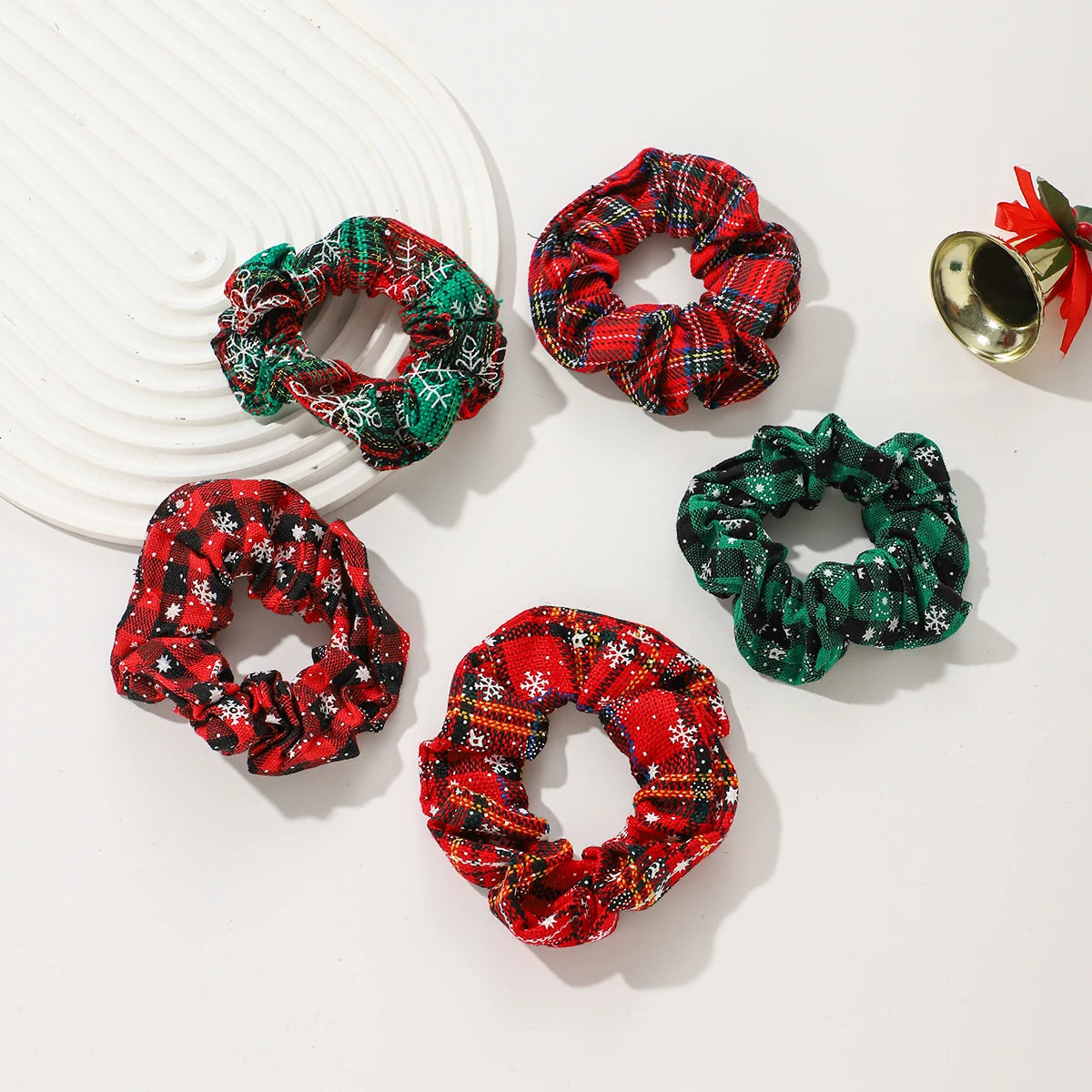 Christmas Snowflake Fabric Scrunchie – Gentle Hair Tie Hair Scrunchie SWANS