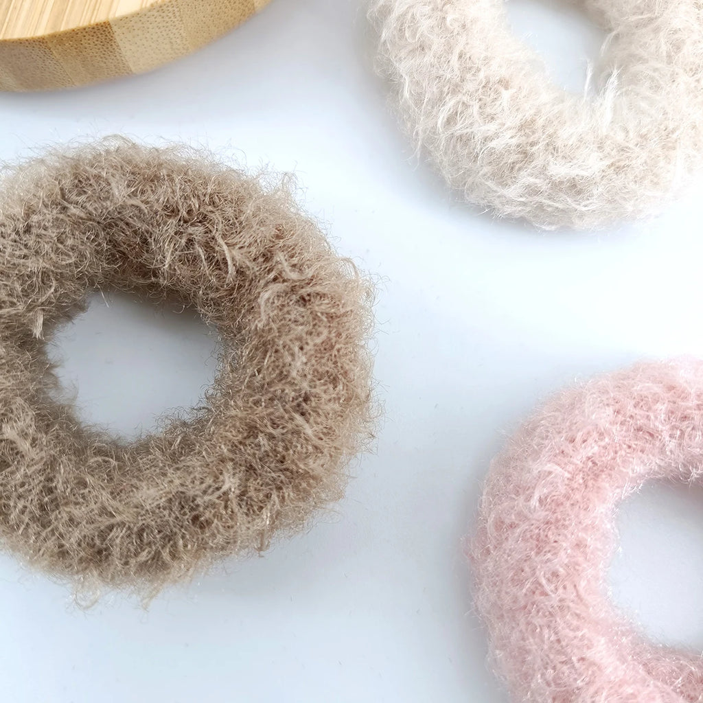 4-Pack Plush Scrunchies – Colorful Hair Ties for Women & Girls Plush Scrunchie Set SWANS