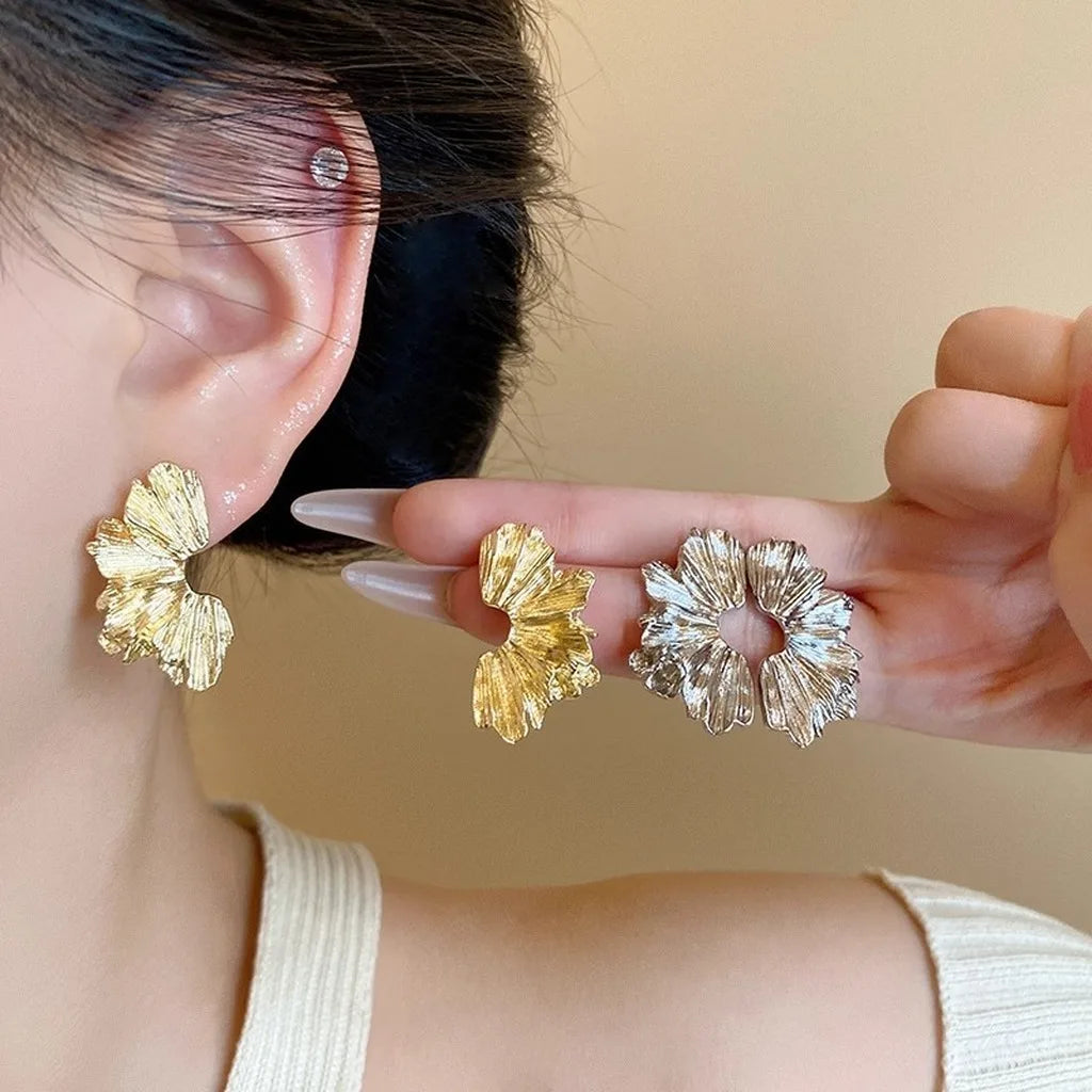 Irregular Floral Stud Earrings S925 Silver Pin Electroplated Stud Earrings SWANS