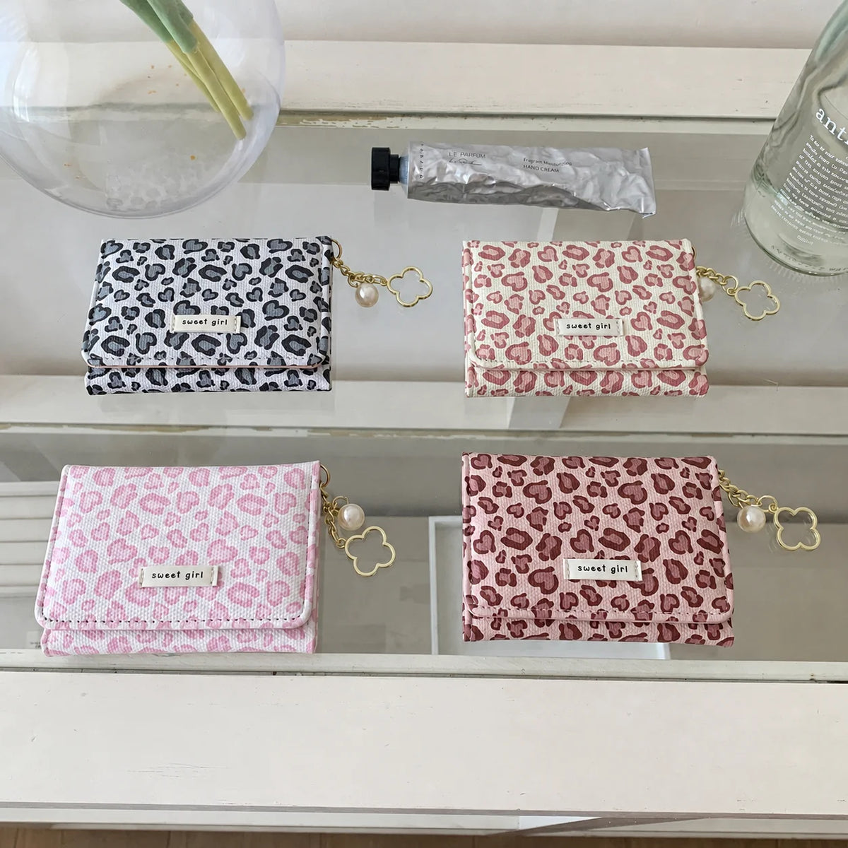 Women's PU Leopard Tri-Fold Wallet – Clover Pearl Pendant Tri-Fold Wallet SWANS