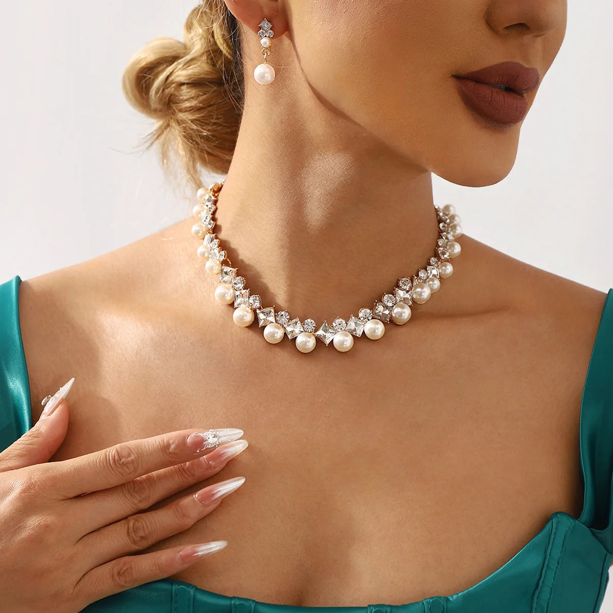 Pearl Rhinestone Necklace & Earrings Set – Wedding Jewelry Jewelry Set SWANS