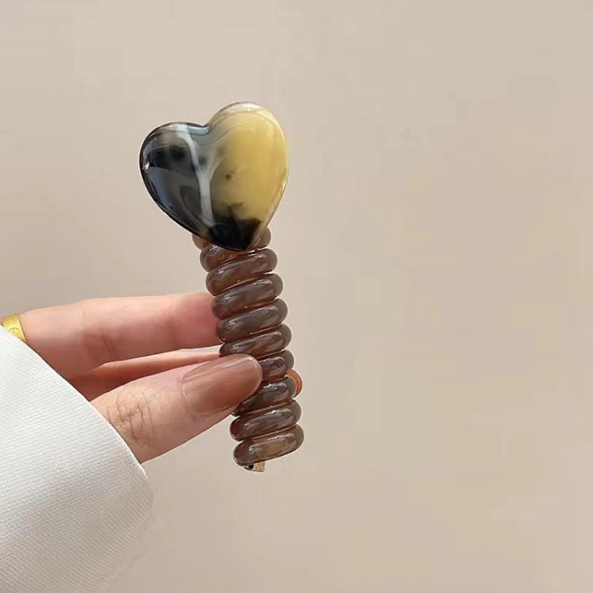 Women's Heart-Shaped Spiral Hair Claw – Elastic Coil Accessory Spiral Hair Claw SWANS black