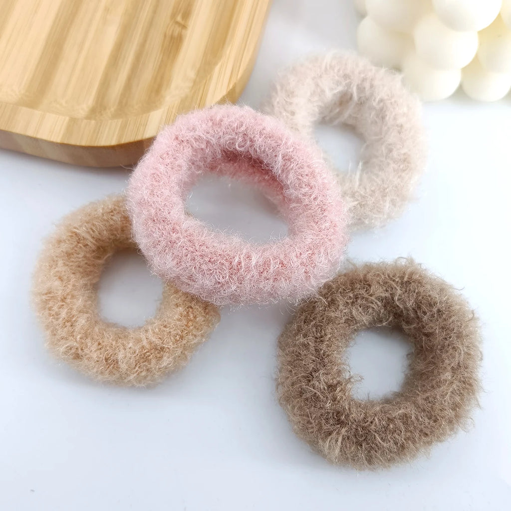 4-Pack Plush Scrunchies – Colorful Hair Ties for Women & Girls Plush Scrunchie Set SWANS