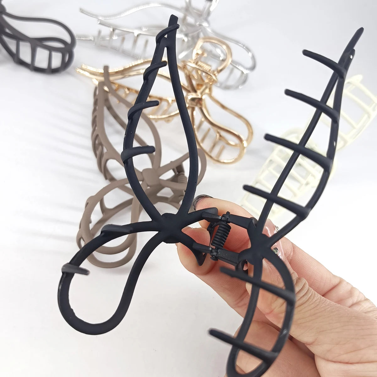 Korean Geometric Metal Hair Claw Clip for Women – Alloy Hair Claw Clip SWANS