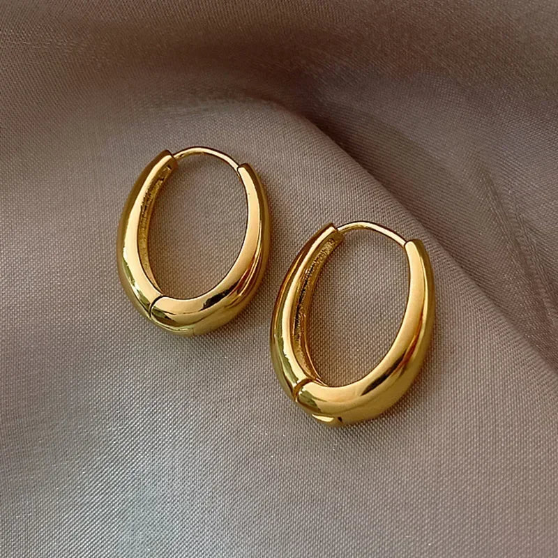 Vintage Metal Drop Earrings for Women – Gold & Silver Drop Earrings SWANS Golden oval