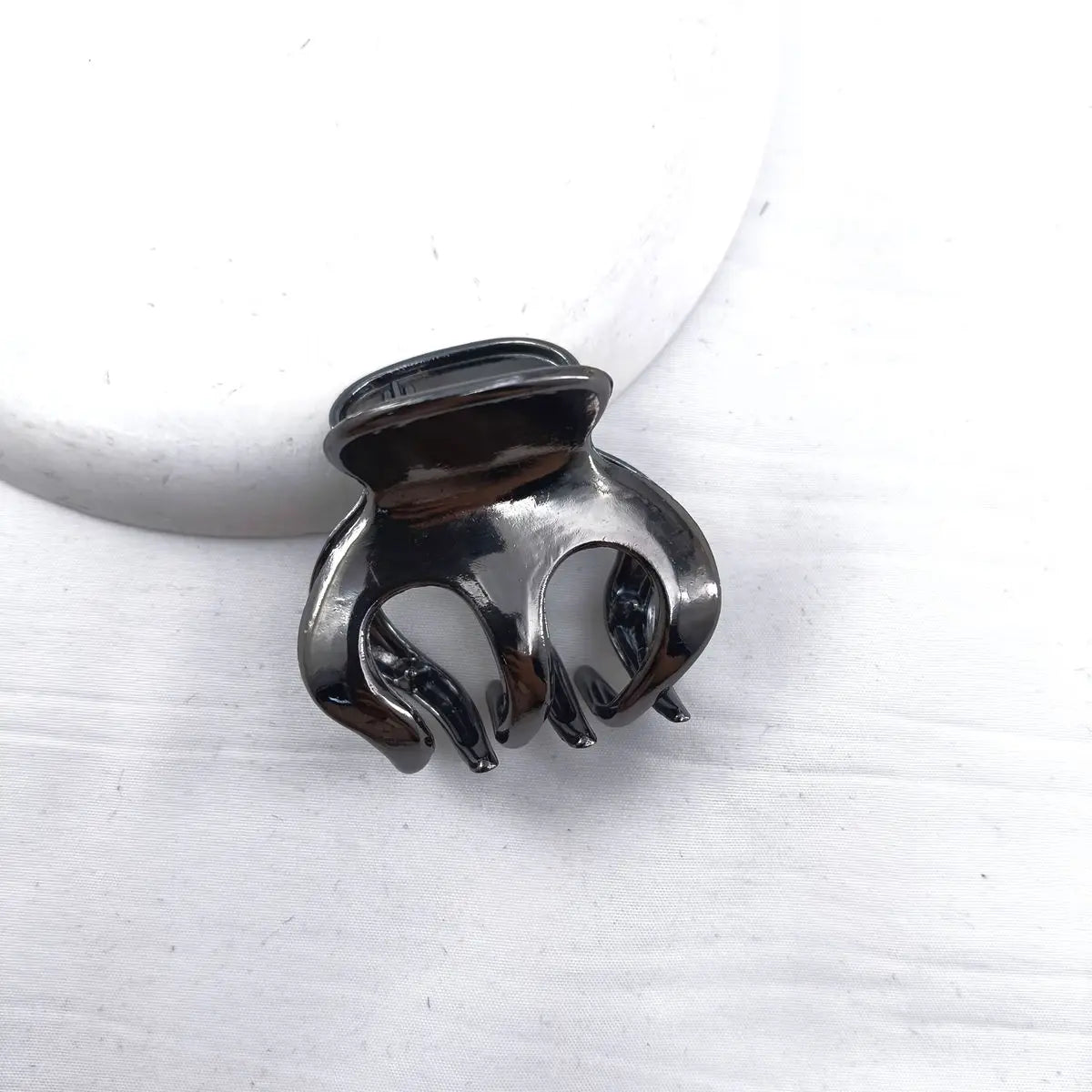 Elegant Metal Shark Hair Clip – Women's Stylish Claw Shark Hair Clip SWANS 01
