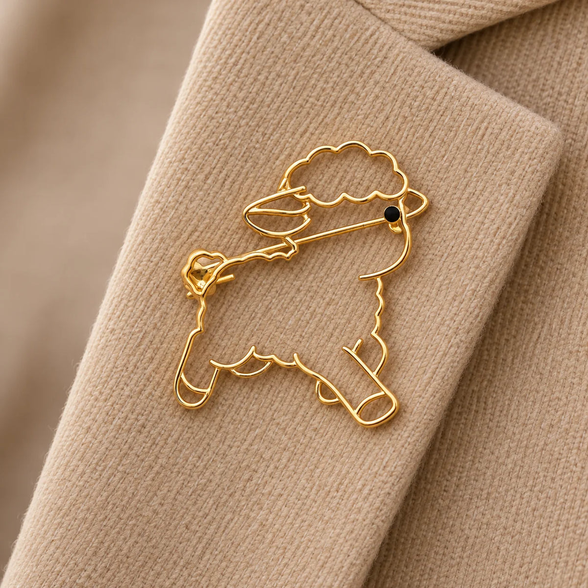 Sheep Brooch Gold Tone Hollow Zinc Alloy Animal Pin Fashion Brooch Pin SWANS