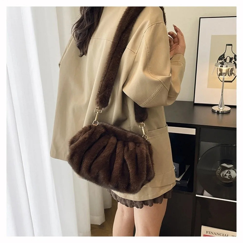 Large Capacity Faux Fur Crossbody Shoulder Bag – Women Crossbody Shoulder Bag SWANS