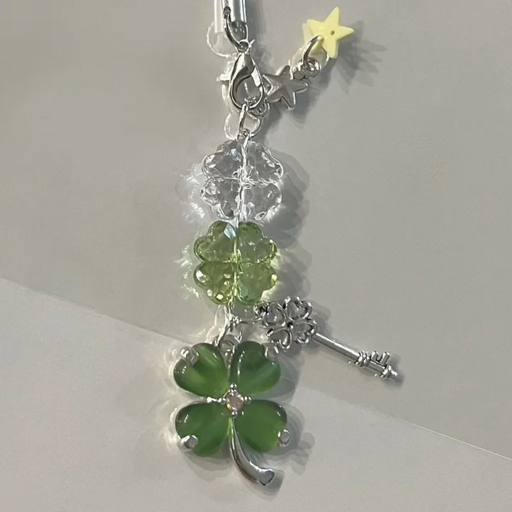 Y2K Four Leaf Clover Keychain Charm – Phone & Bag Pendant Keychain Charm SWANS gren