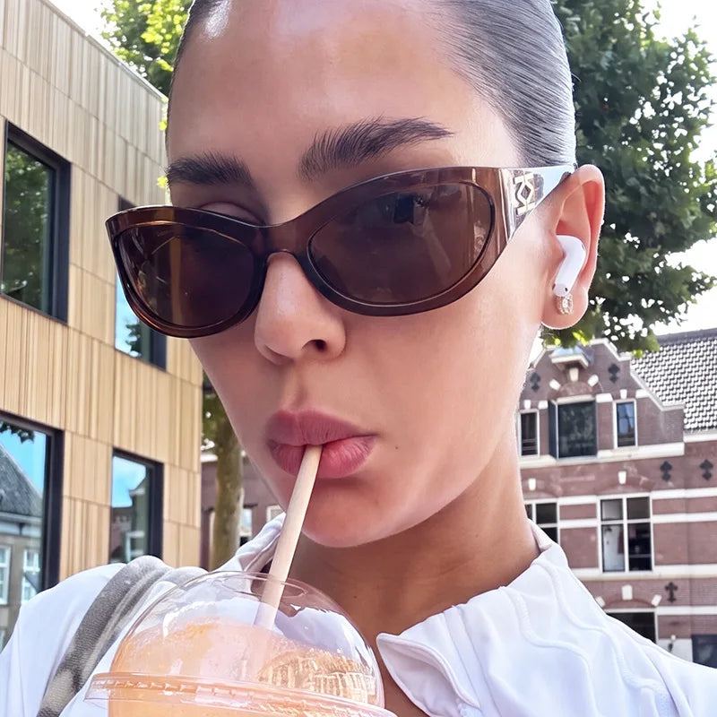 TOYEARN Y2K Punk Sunglasses UV400 Windproof Curved Lens Unisex Fashion Sunglasses SWANS