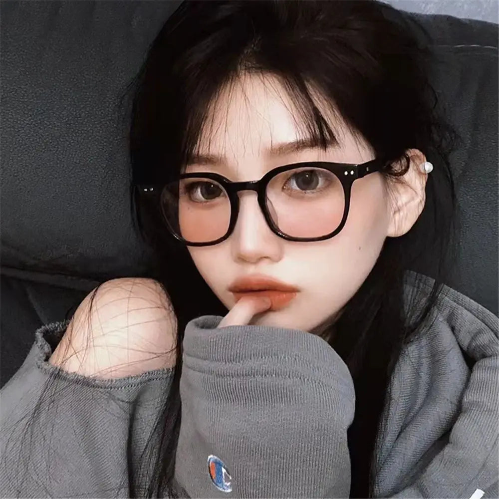 Women's Gradient Nearsighted Glasses Anti-Reflective PC Frame Nearsighted Glasses SWANS