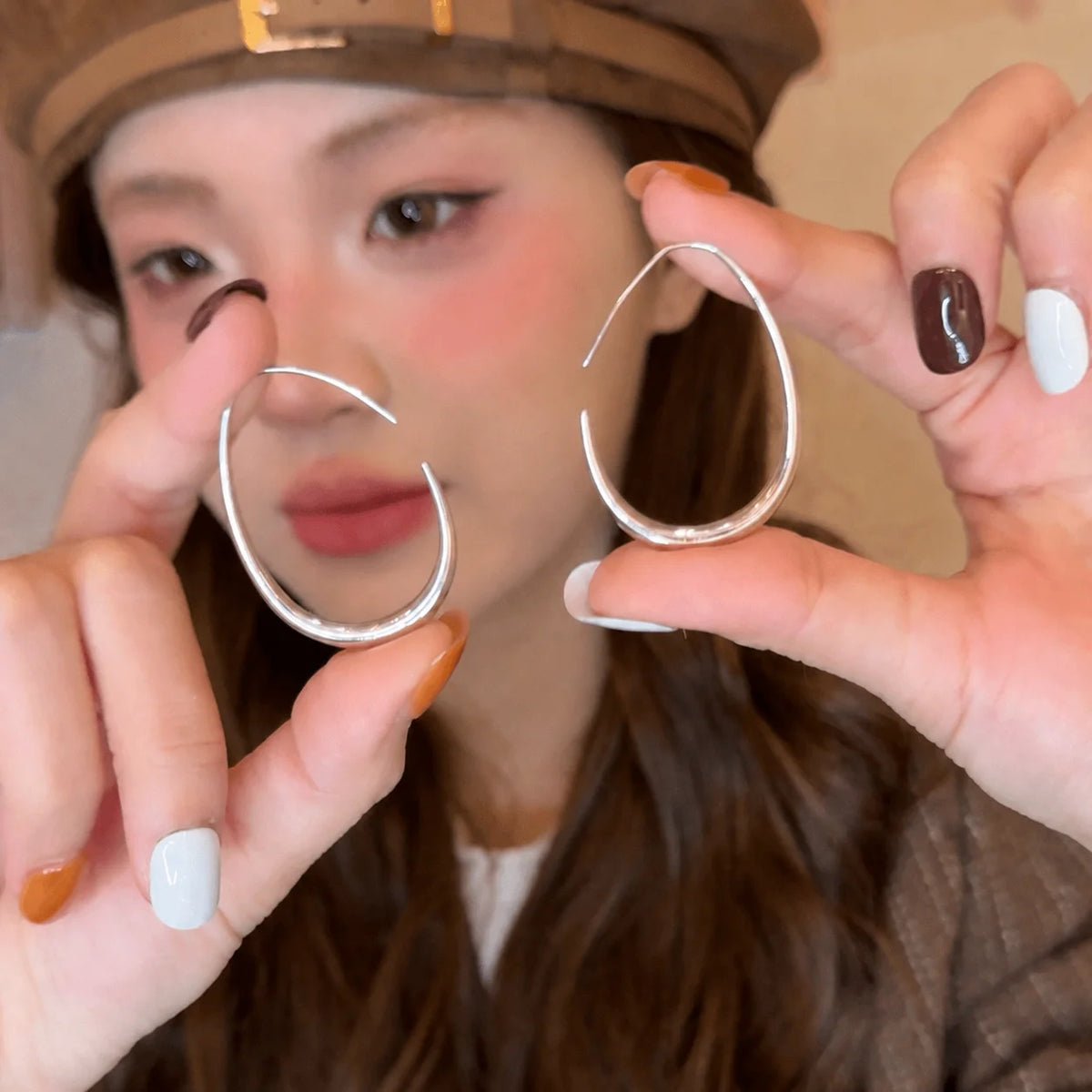 Teardrop Open Hoop Earrings – Lightweight Minimalist Fashion Hoop Earrings SWANS