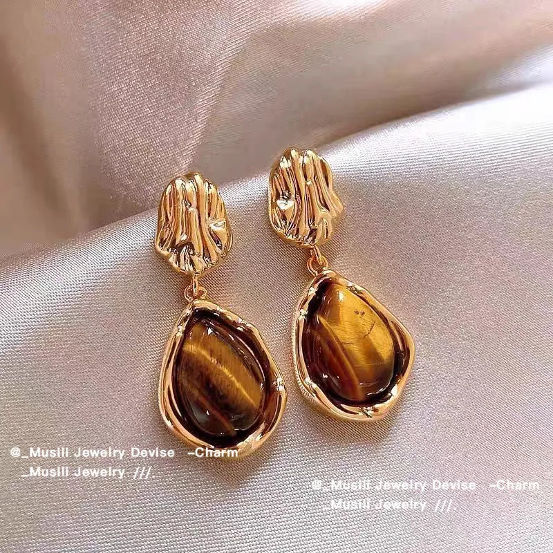 Tiger Eye Stone Stud Earrings – Zinc Alloy Light Luxury Stud Earrings SWANS 2