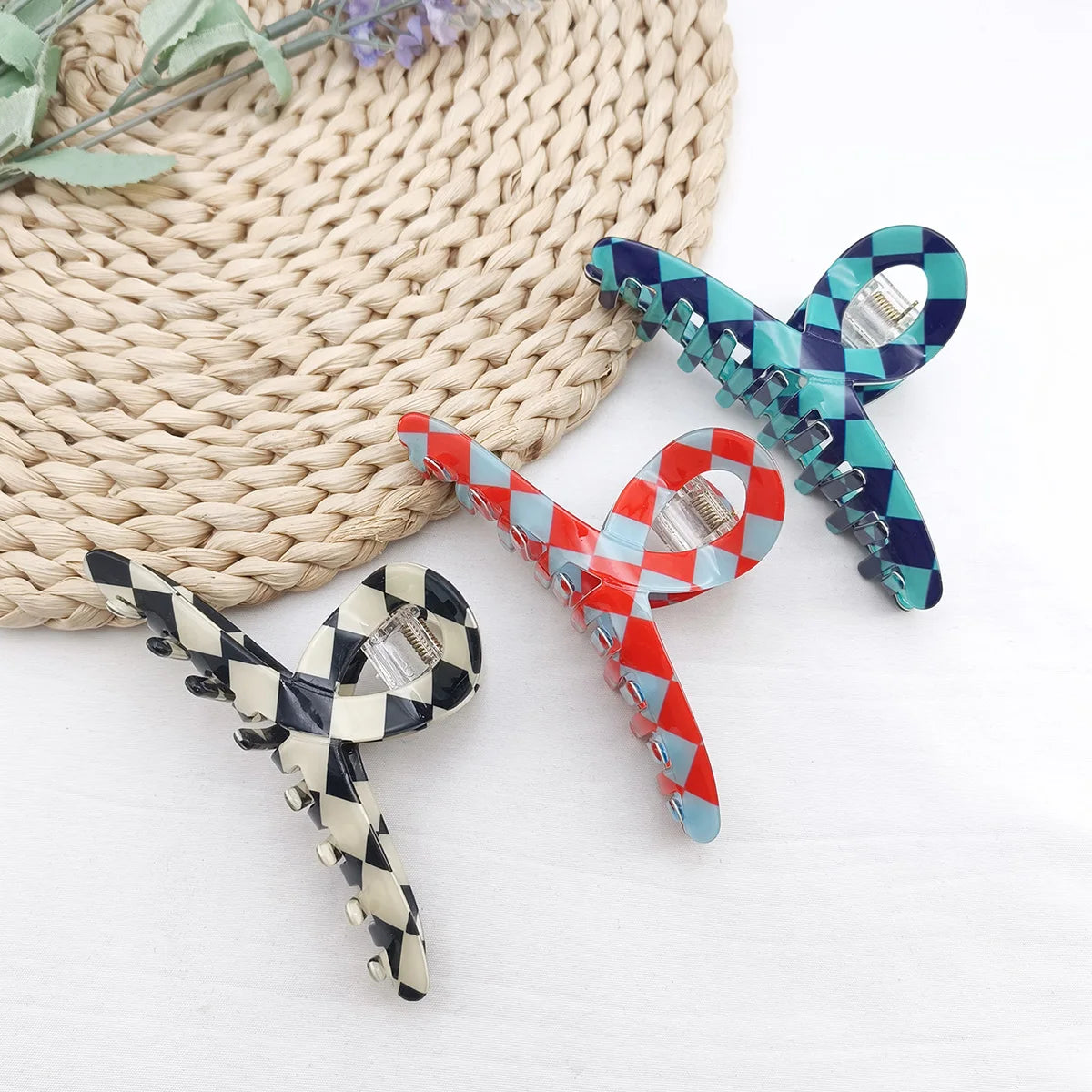 Women's Checkerboard Hair Claw Clip – Geometric Hair Accessory Hair Claw Clip SWANS