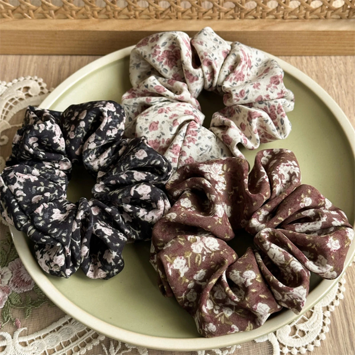 Vintage Floral Large Scrunchie – Soft Boho Elastic Hair Tie Hair Scrunchie SWANS
