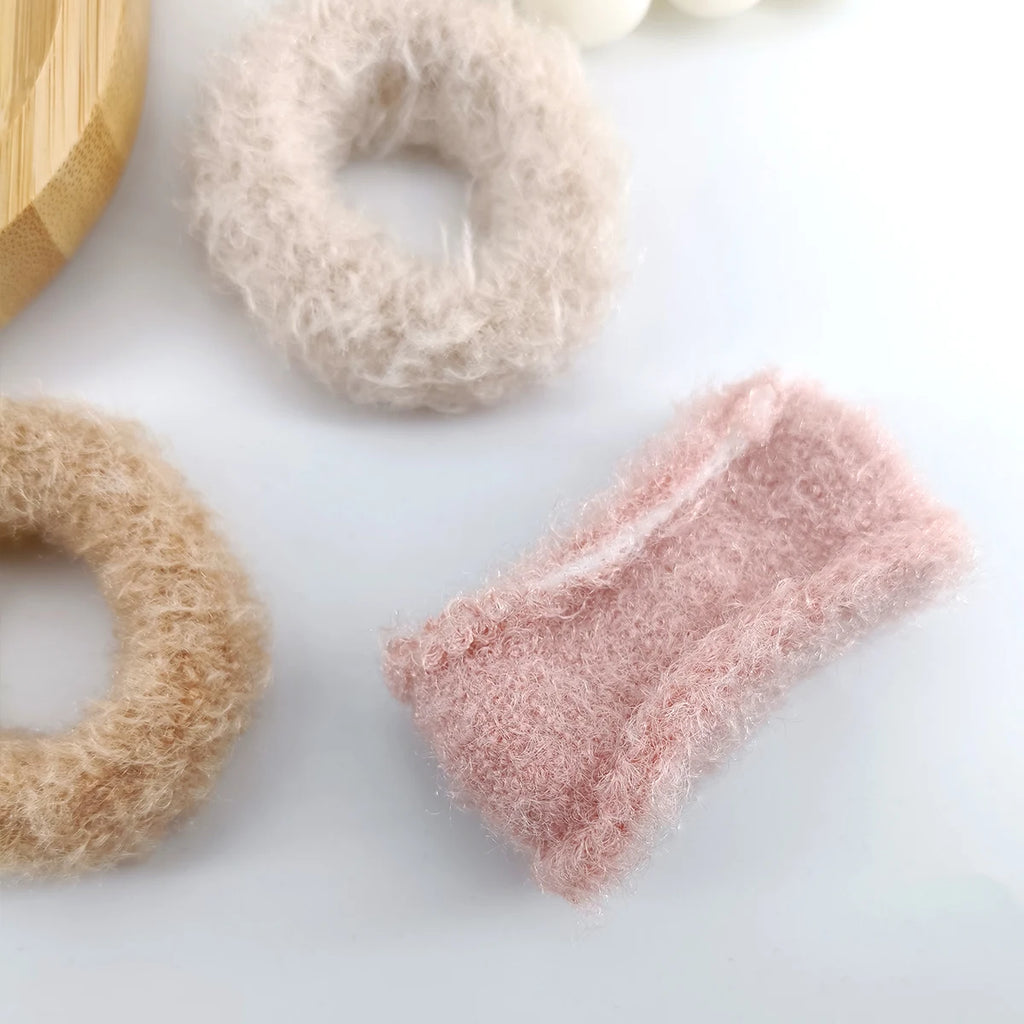 4-Pack Plush Scrunchies – Colorful Hair Ties for Women & Girls Plush Scrunchie Set SWANS