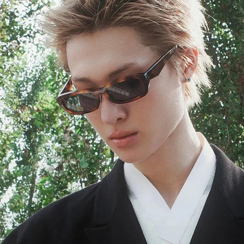 TOYEARN Square UV400 Sunglasses – Unisex Vintage Punk Style Square Sunglasses SWANS