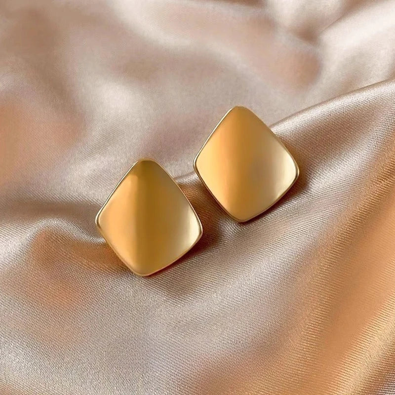 Vintage Metal Drop Earrings for Women – Gold & Silver Drop Earrings SWANS Golden I