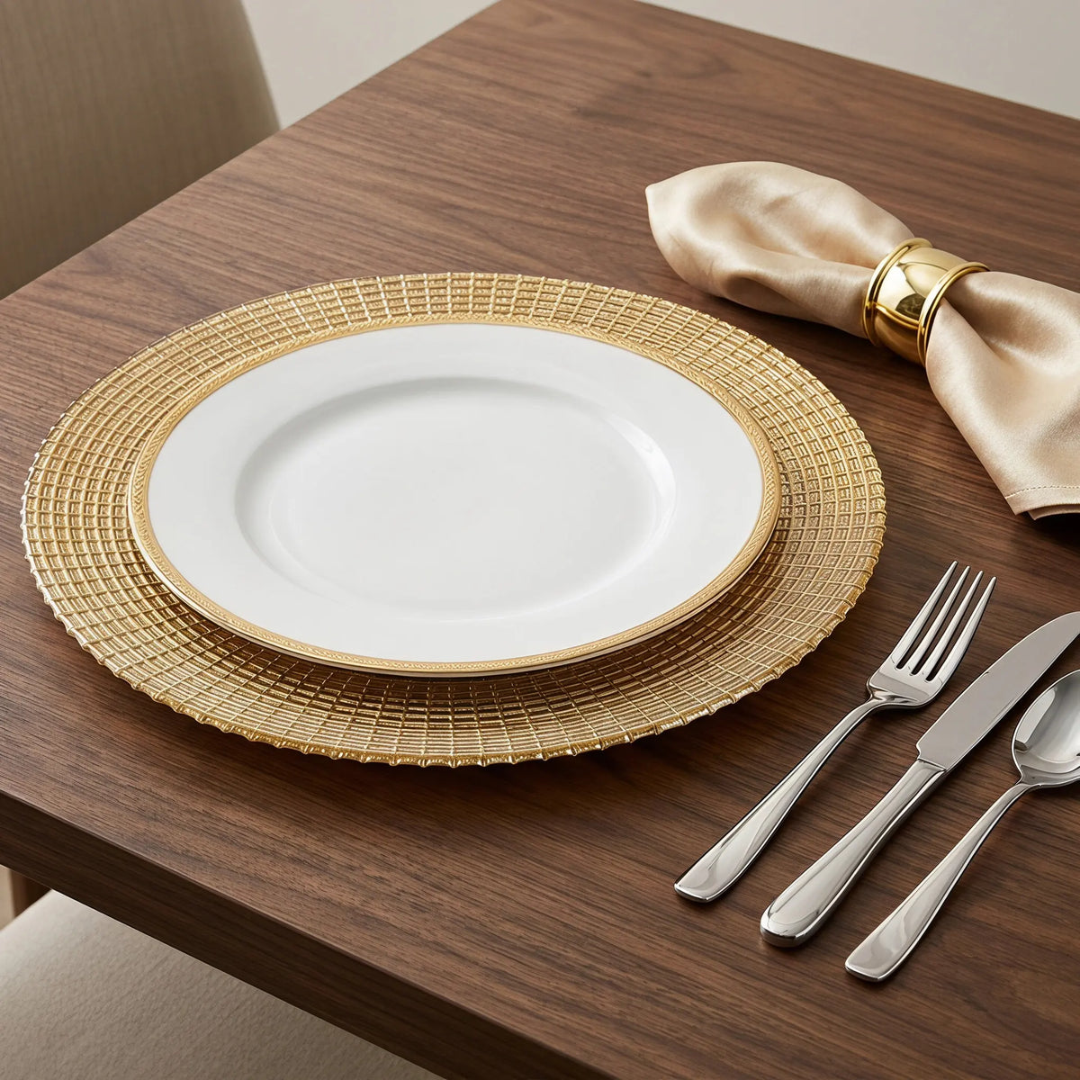 Glass Charger Plates 12.7" Gold Rim – Wedding & Banquet Decor Glass Charger Plates SWANS
