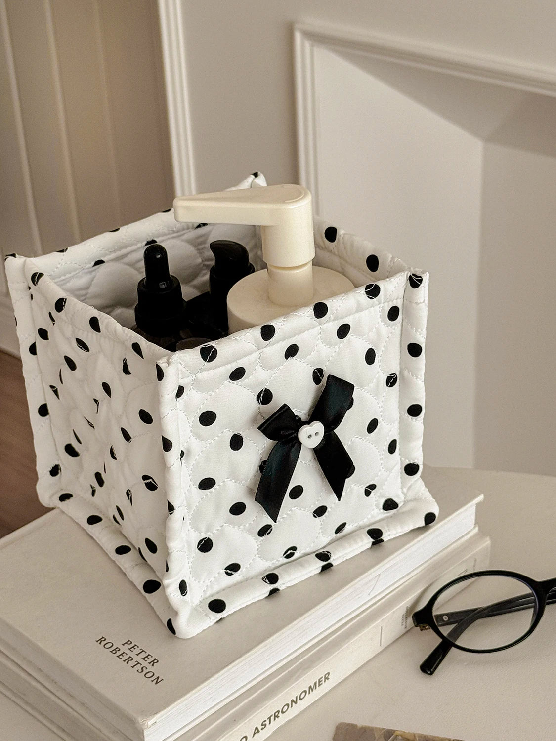 Bow Pattern Square Cosmetic Bag – Zipper Makeup Organizer Makeup Storage Bag SWANS WHITE